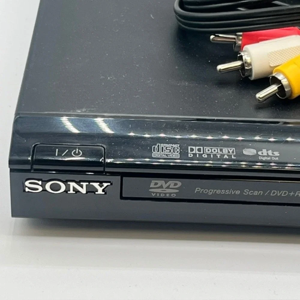 Sony DVP-SR200P CD/DVD Player Progressive Scan Black with Remote and Cables